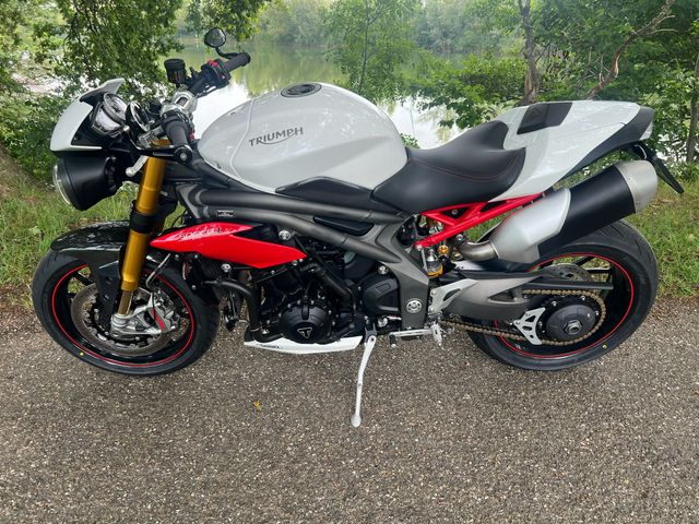 triumph - speed-triple-r