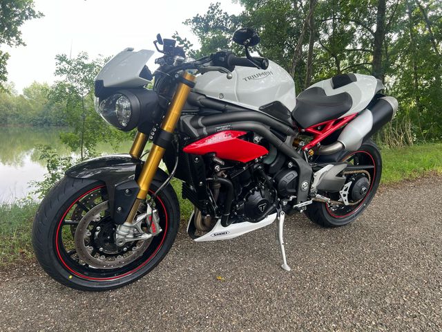 triumph - speed-triple-r