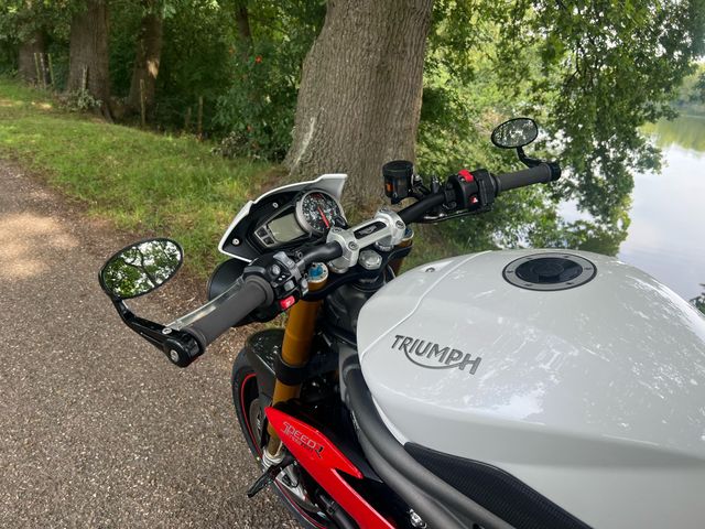 triumph - speed-triple-r