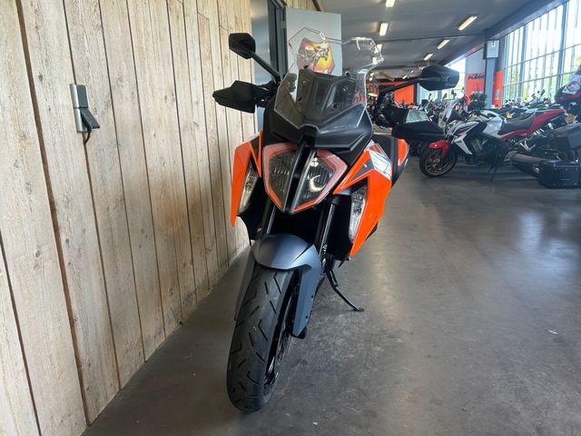 ktm - 1290-super-duke-gt