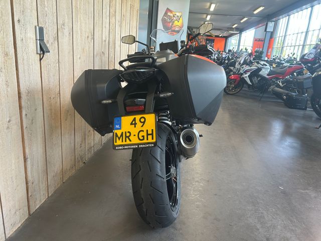 ktm - 1290-super-duke-gt