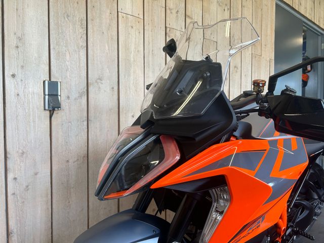 ktm - 1290-super-duke-gt