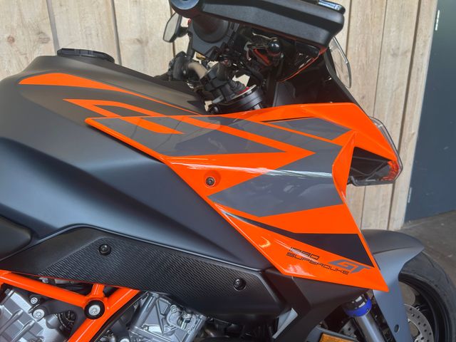 ktm - 1290-super-duke-gt
