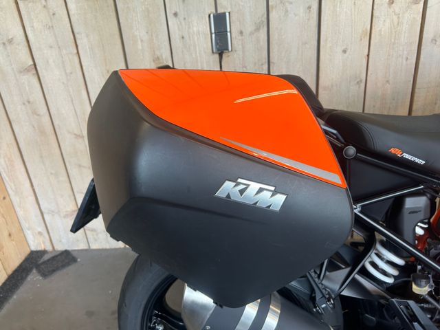 ktm - 1290-super-duke-gt