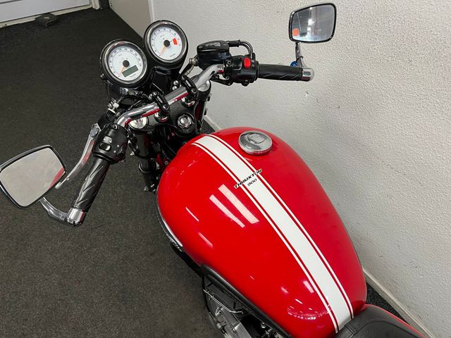 triumph - thruxton-900