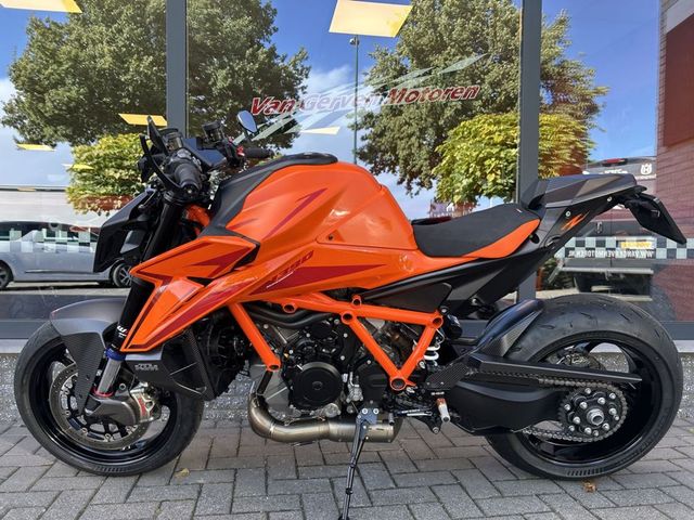 ktm - 1390-super-duke-r-evo