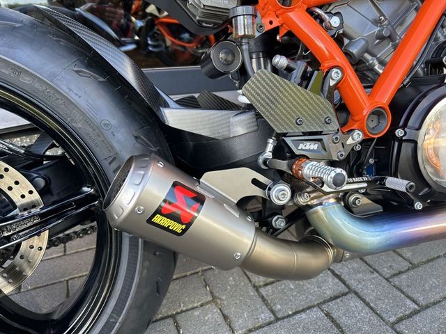 ktm - 1390-super-duke-r-evo
