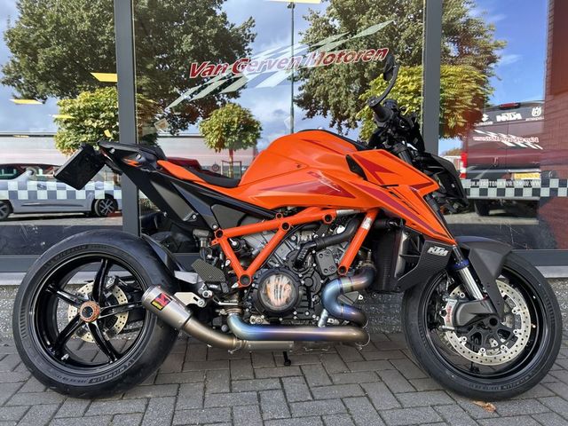 ktm - 1390-super-duke-r-evo