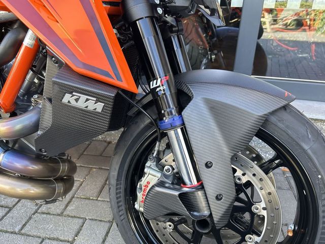 ktm - 1390-super-duke-r-evo