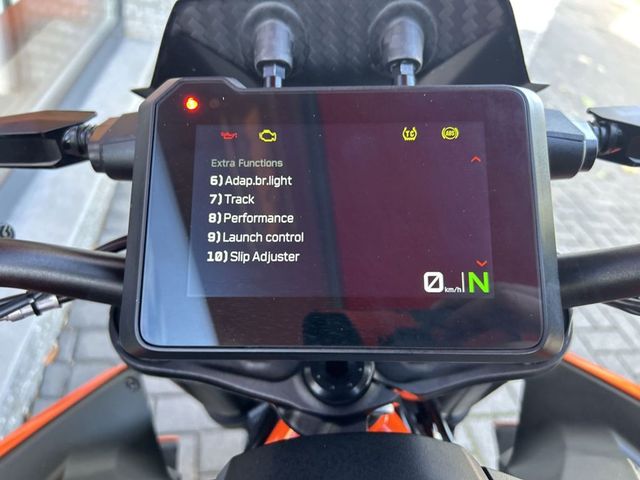 ktm - 1390-super-duke-r-evo
