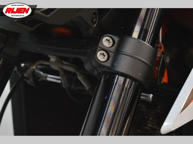 ktm - 890-duke-r