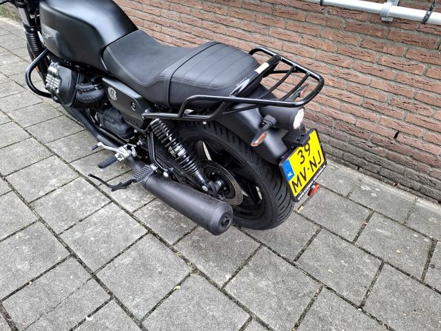 moto-guzzi - v-7-stone-850