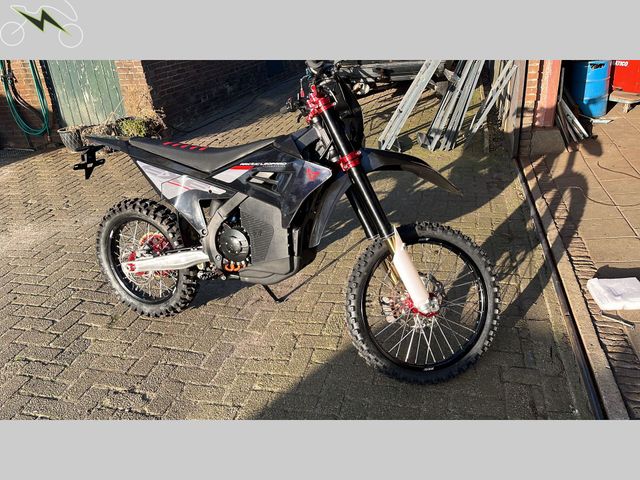 Arctic-Leopard - cheetah-exe-880