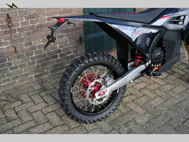 Arctic-Leopard - cheetah-exe-880