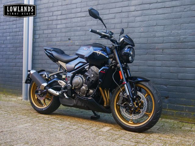 triumph - trident-800