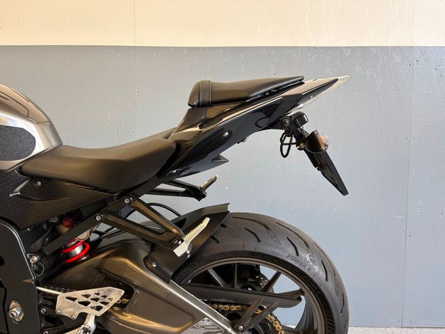 bmw - s-1000-rr-carbon-edition