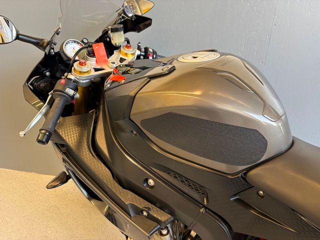 bmw - s-1000-rr-carbon-edition