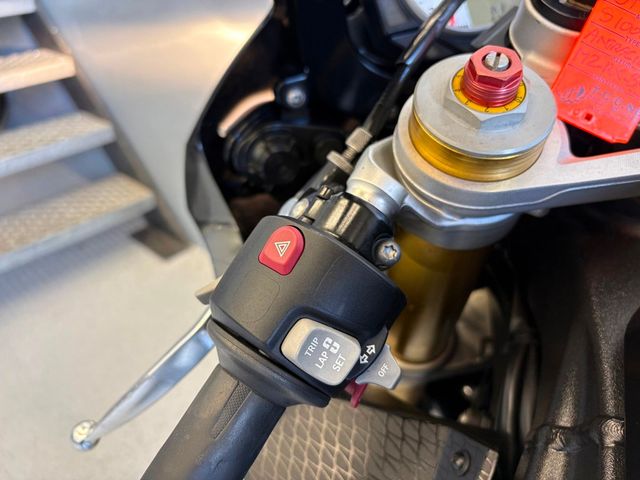 bmw - s-1000-rr-carbon-edition