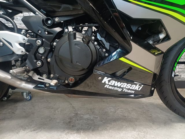 kawasaki - ninja-400-krt-edition