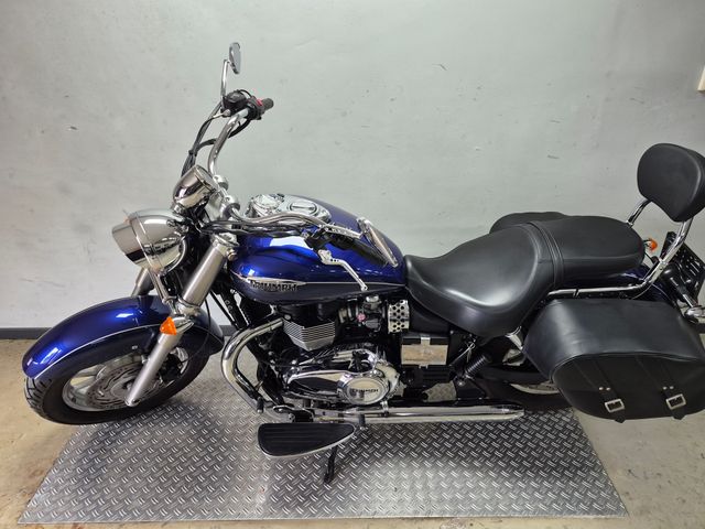 triumph - bonneville-america