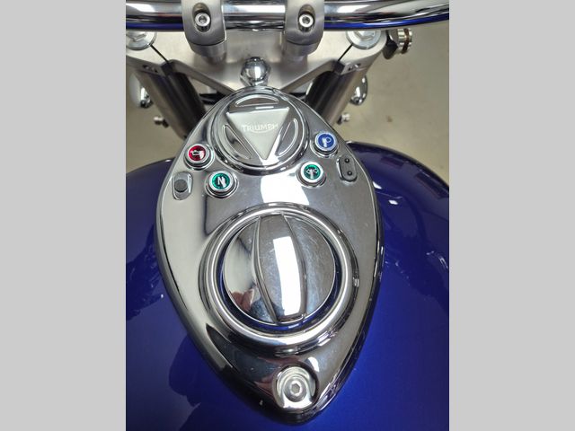 triumph - bonneville-america