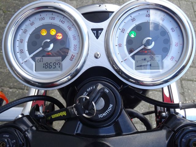 triumph - thruxton-1200