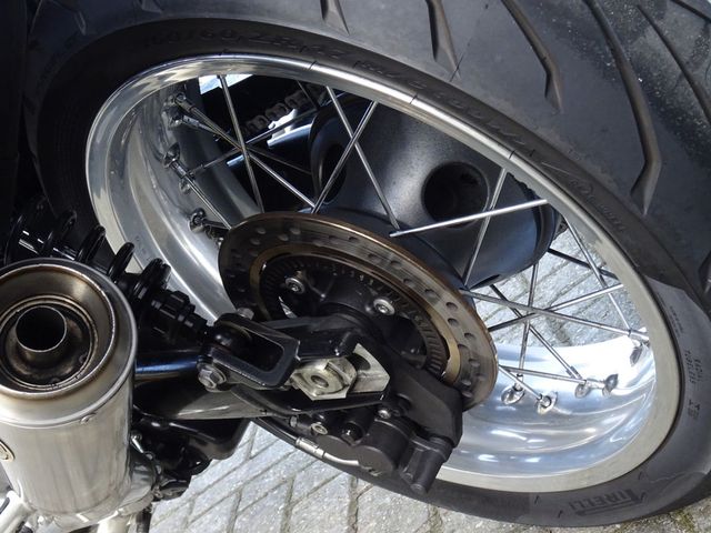 triumph - thruxton-1200