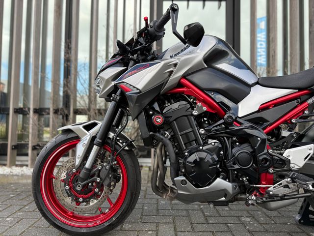 kawasaki - z900