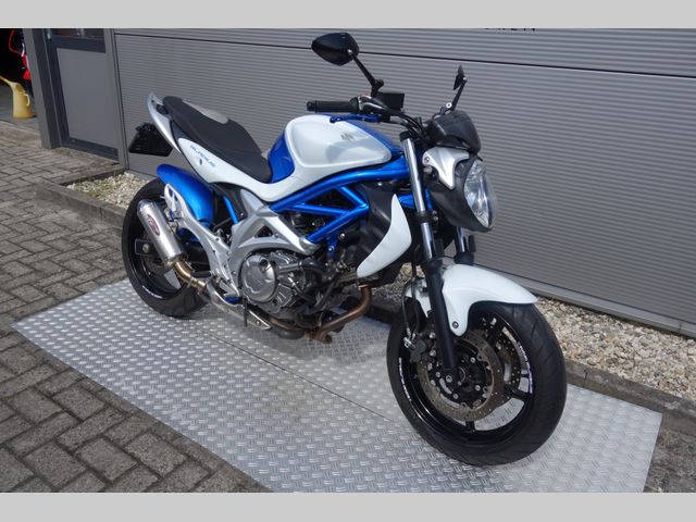 suzuki - gladius
