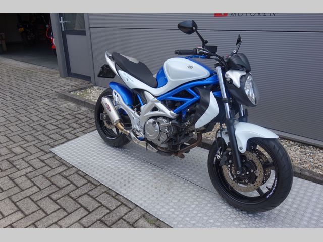 suzuki - gladius