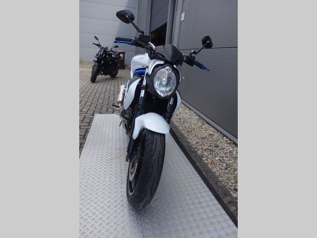 suzuki - gladius