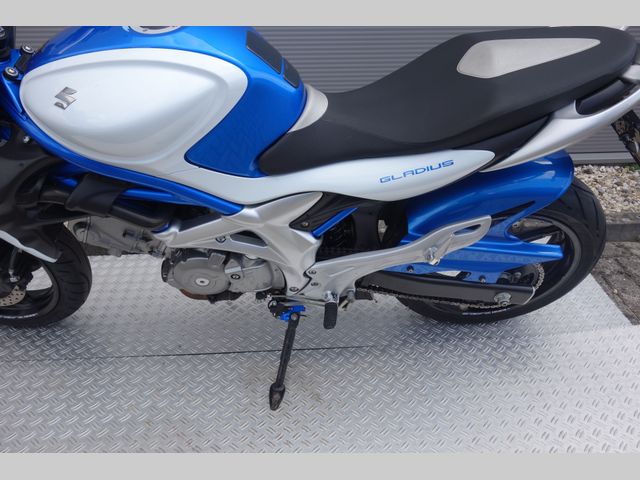 suzuki - gladius