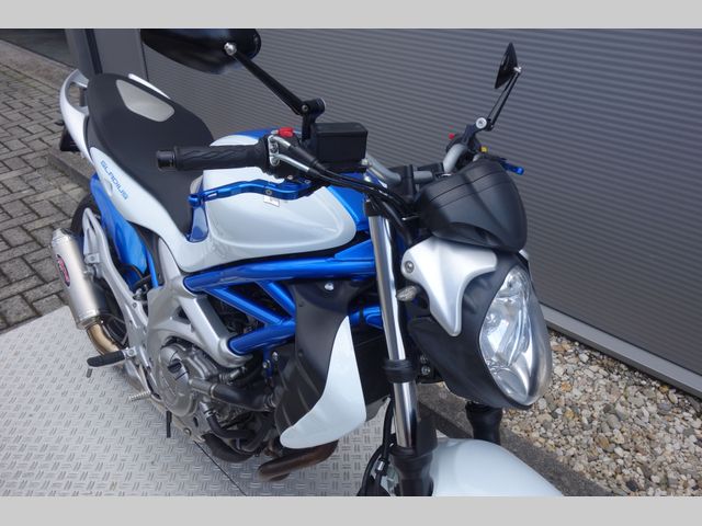 suzuki - gladius