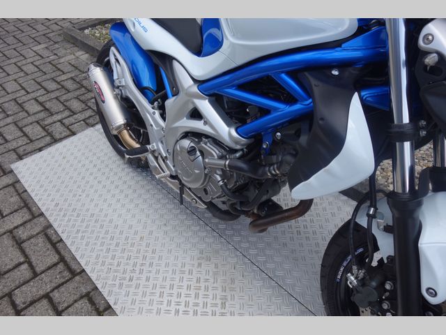 suzuki - gladius
