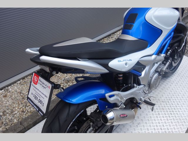 suzuki - gladius