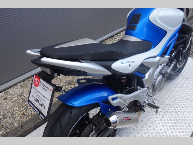 suzuki - gladius
