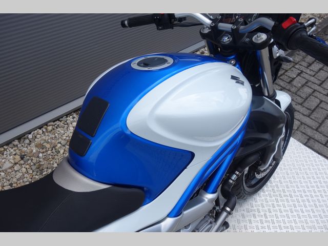 suzuki - gladius