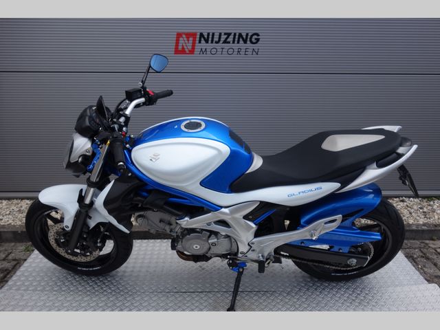 suzuki - gladius