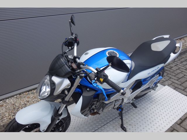 suzuki - gladius