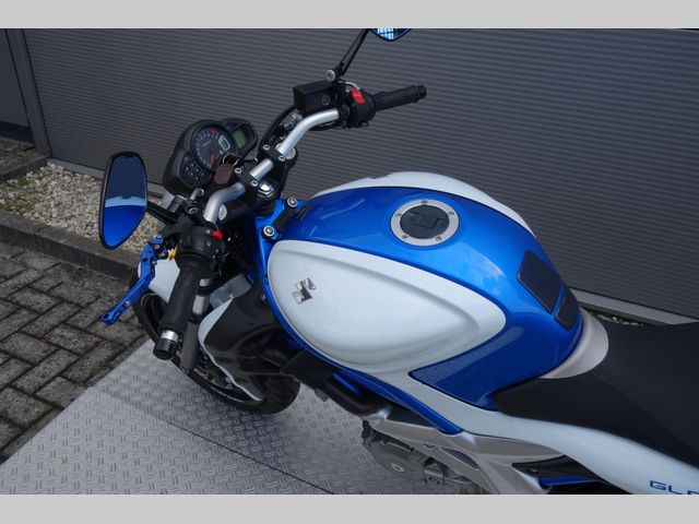 suzuki - gladius