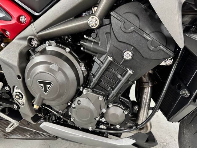 triumph - street-triple-rs