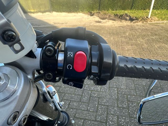 triumph - thruxton-900