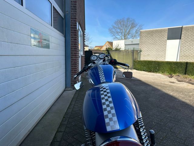 triumph - thruxton-900