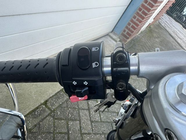 triumph - thruxton-900