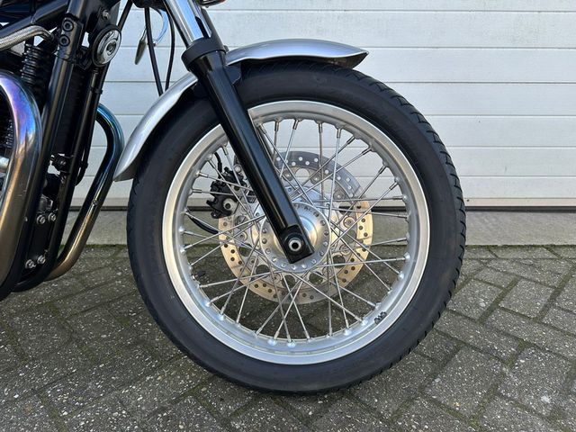 triumph - thruxton-900