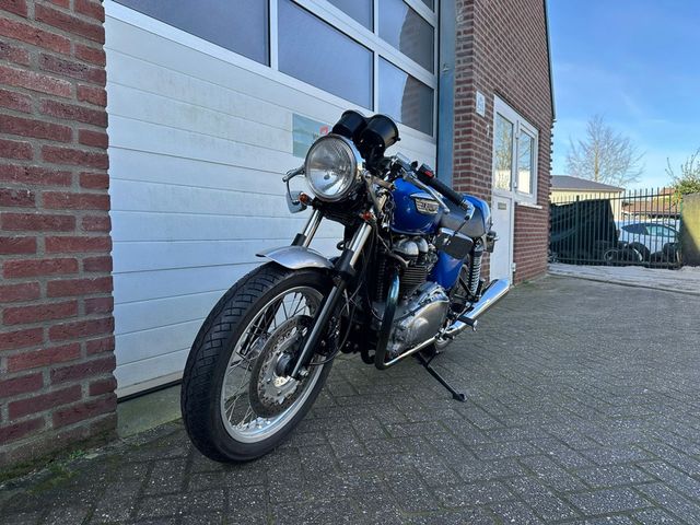 triumph - thruxton-900