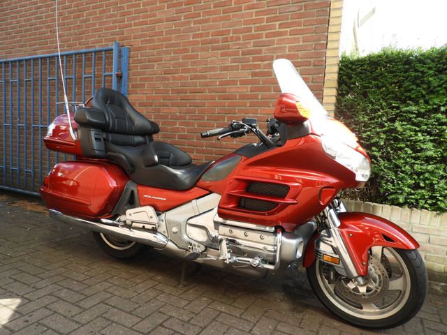 honda - gl-1800-goldwing-abs