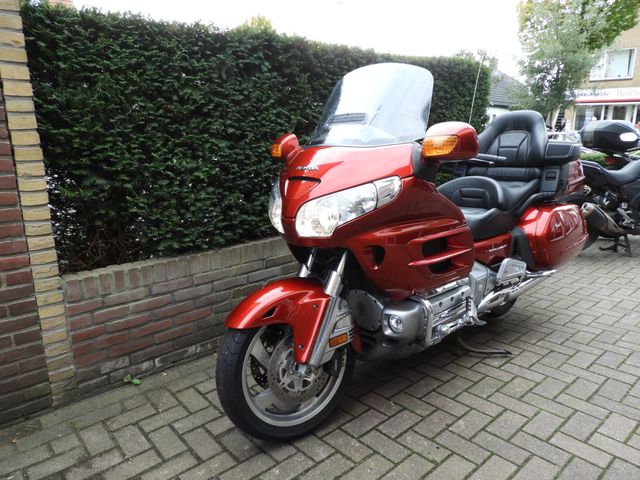 honda - gl-1800-goldwing-abs