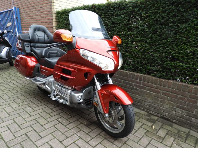 honda - gl-1800-goldwing-abs