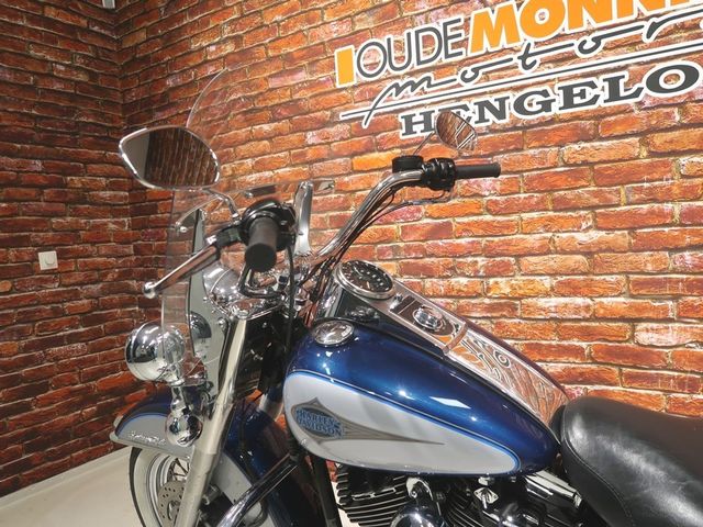 harley-davidson - heritage-softail-classic-flstc